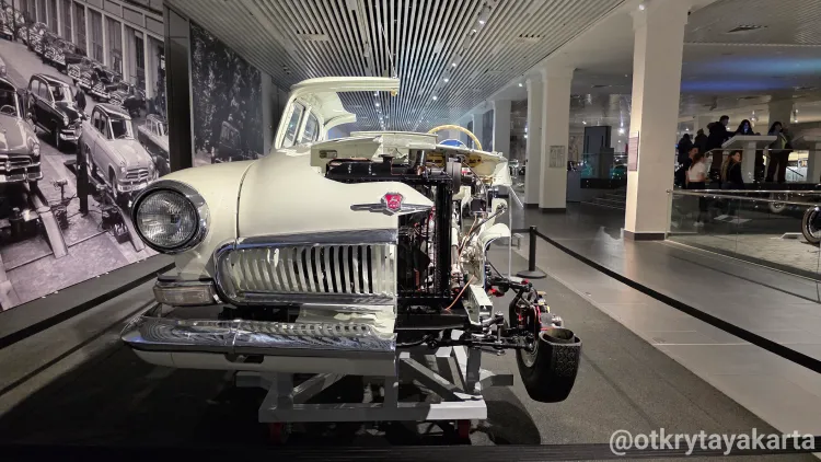 От «Победы» до DeLorean: секреты второго этажа музея УГМК