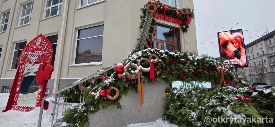 От матрёшек до сушек: как новые уличные фотозоны меняют облик Новосибирска